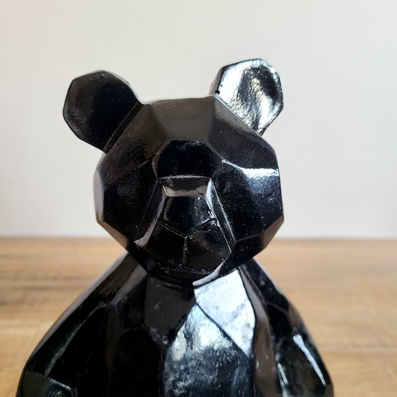 Geometric bear sculpture. Artist practicing model. - Picture 6 of 7